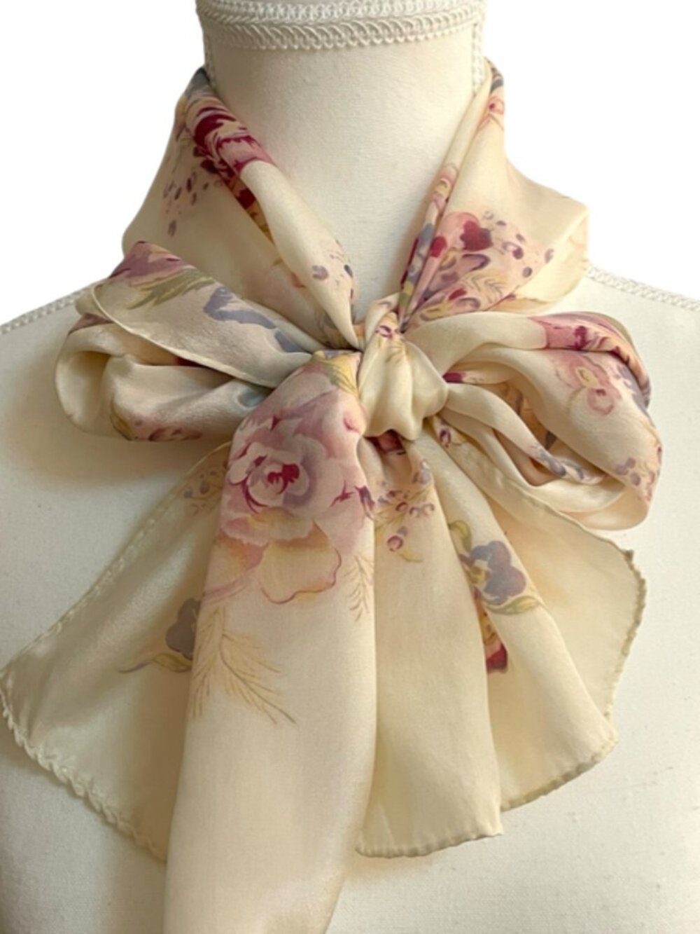 Vintage Club 7 Echo Floral Silk Feel Oblong Scarf 51 x 10.5 Romantic Cottagecore